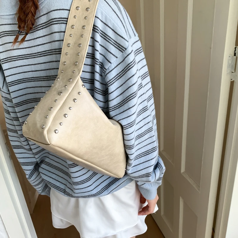 Women Bags 2026 Trends - Bolsa de Ombro Estilo Biker em